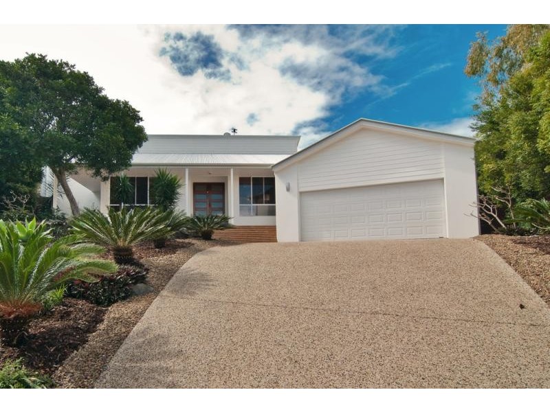 10 Flagship Ct, Castaways Beach QLD 4567