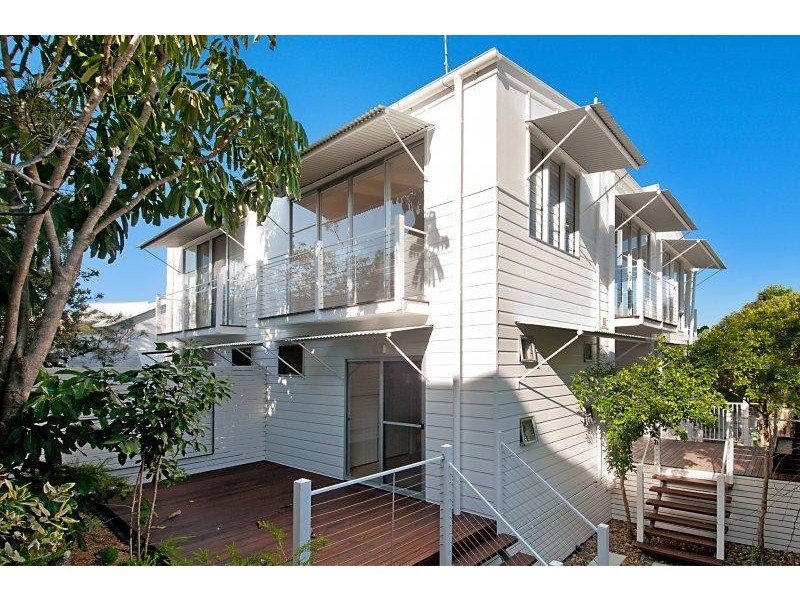 2/26 Kingfisher  Dr, Peregian Beach QLD 4573