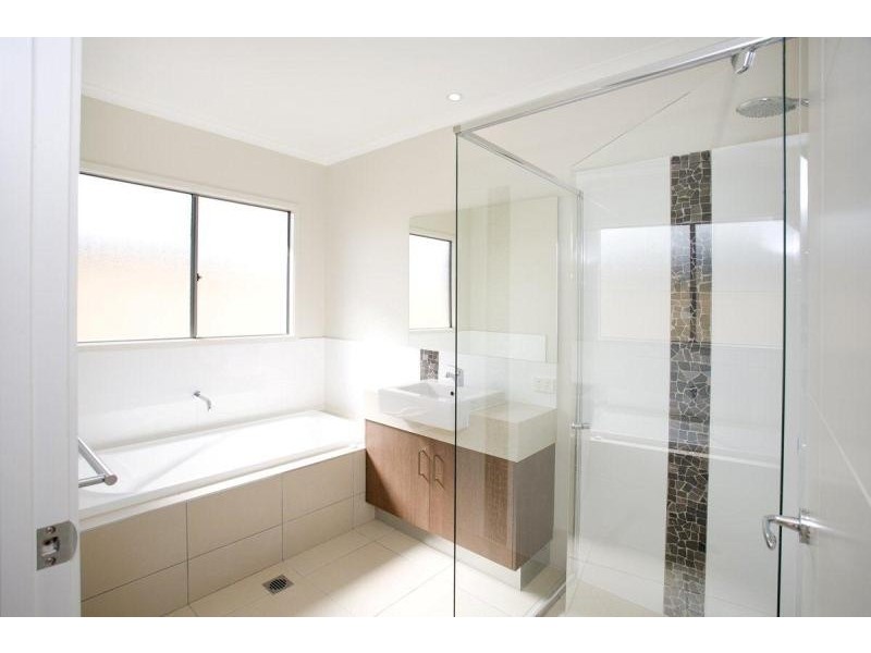 2 Longcove Pl, Peregian Springs QLD 4573