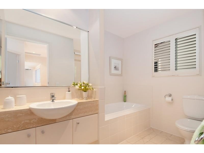 140 The Cascades -, Noosa Springs QLD 4567