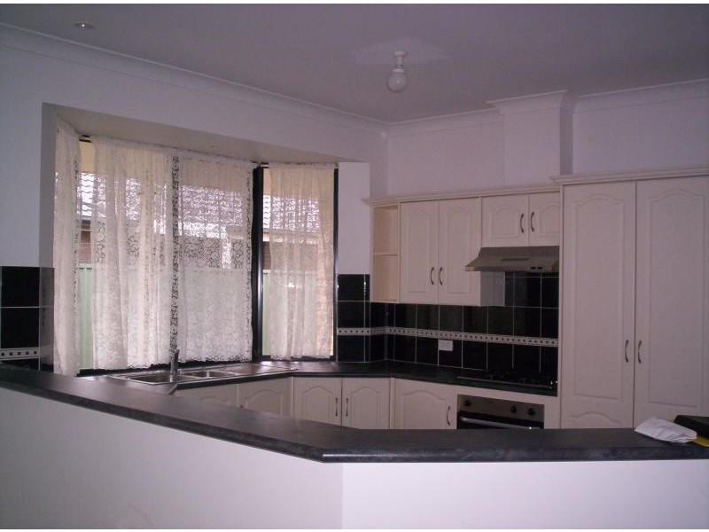 6 Mallard Crescent, Mawson Lakes SA 5095