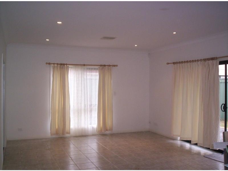 6 Mallard Crescent, Mawson Lakes SA 5095