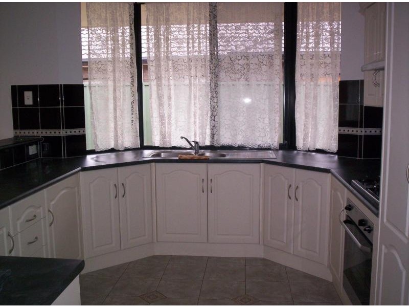 6 Mallard Crescent, Mawson Lakes SA 5095