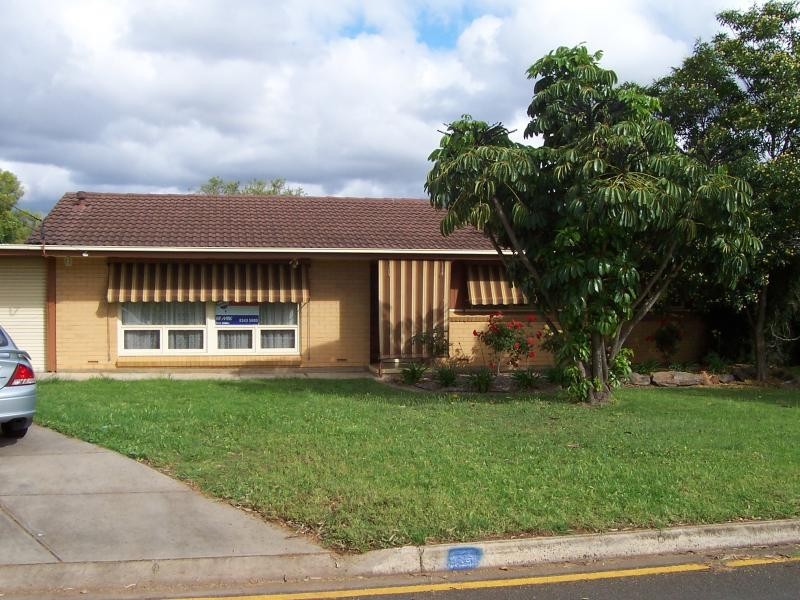 12 Wicklow St, Salisbury Downs SA 5108