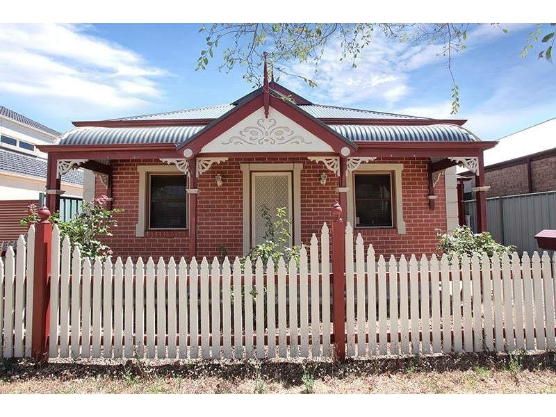 4 Antigua Court, Mawson Lakes SA 5095