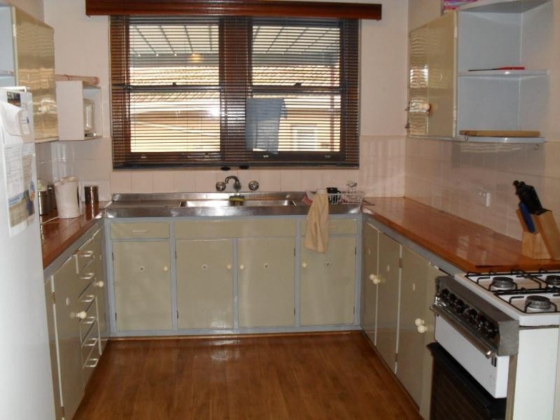 18 Bristol Ave, Enfield SA 5085