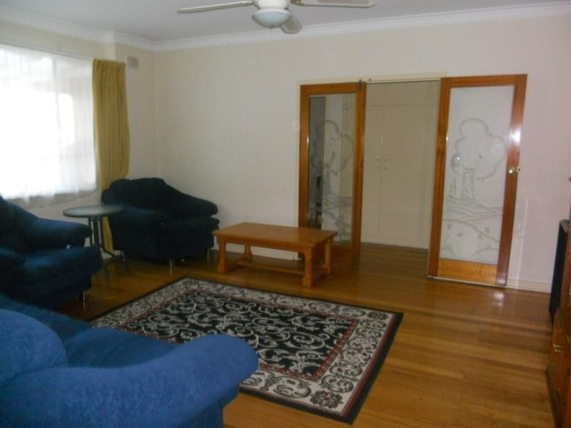 19 Whinnen St, St Agnes SA 5097