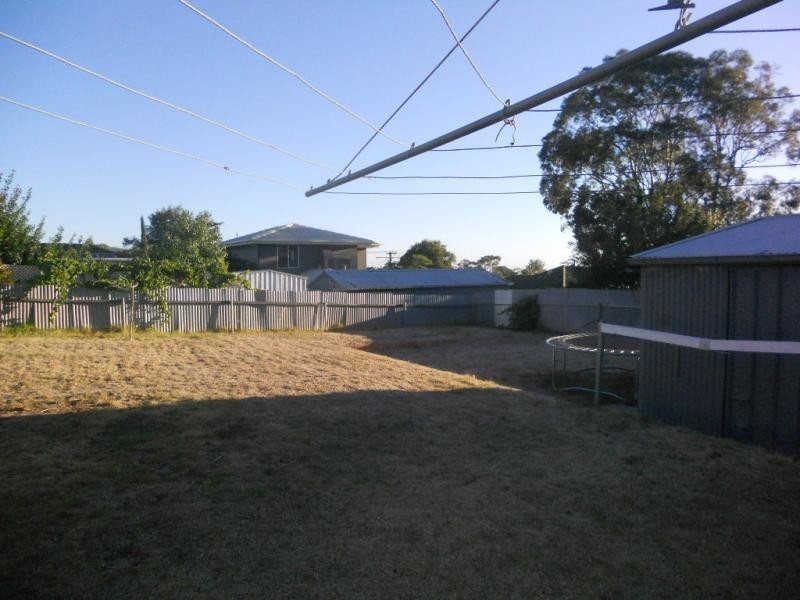 19 Whinnen St, St Agnes SA 5097