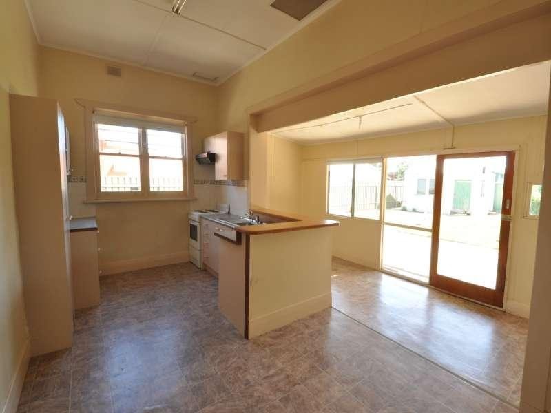 55  Aroona  Road, Kilkenny SA 5009