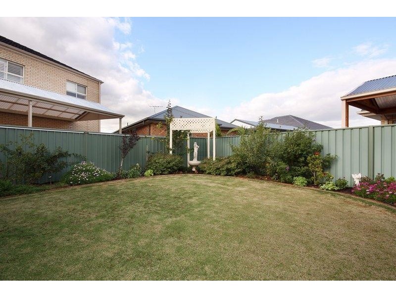 3 Grenada Ct, Mawson Lakes SA 5095