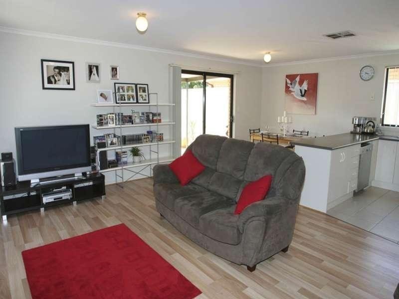 30A Warren Rd, Para Hills West SA 5096