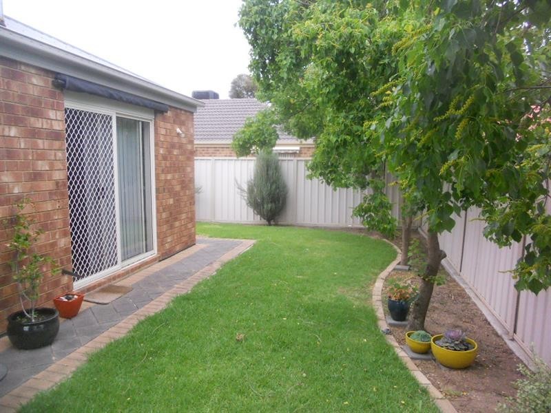11A Morris Dr, Valley View SA 5093