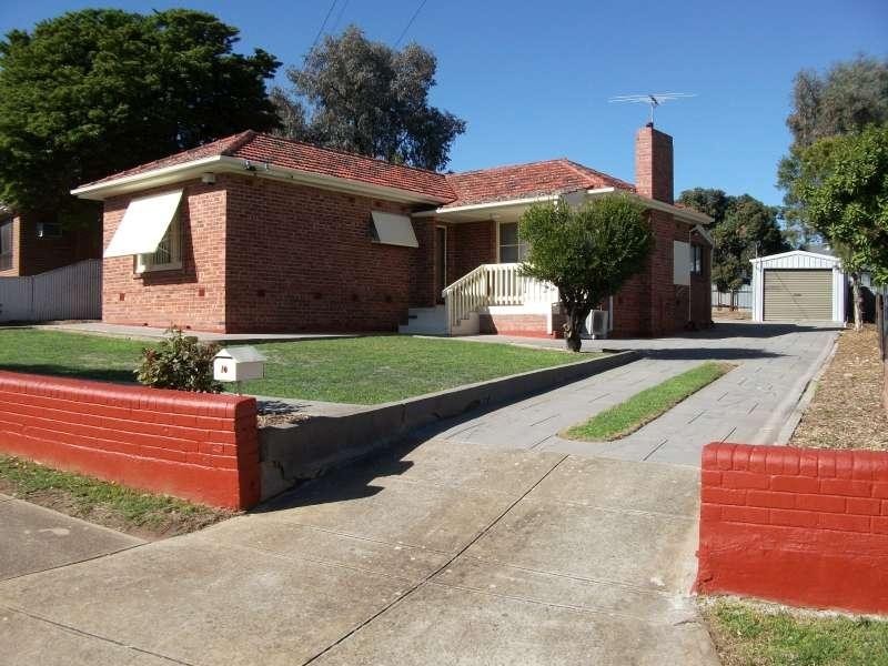 10 Deakin  Street, Blair Athol SA 5084