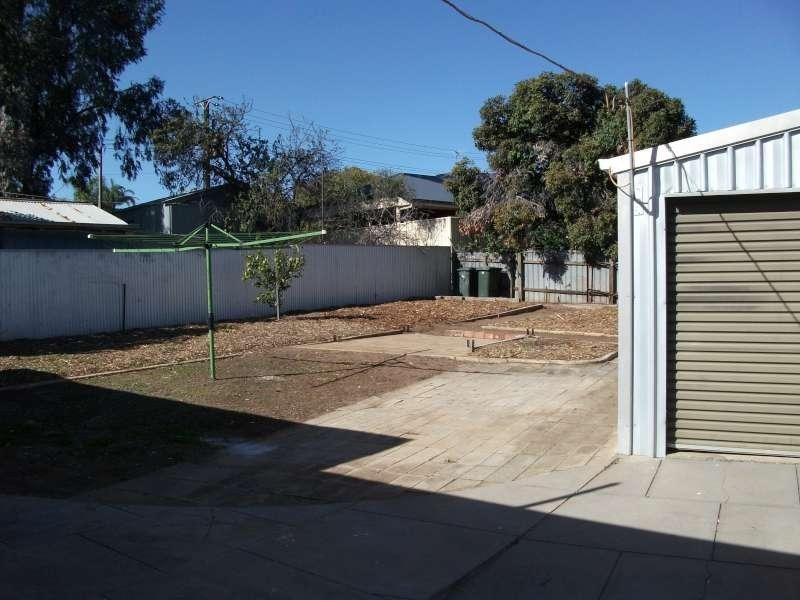 10 Deakin  Street, Blair Athol SA 5084