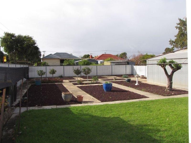 18 Charron Rd, Croydon Park SA 5008