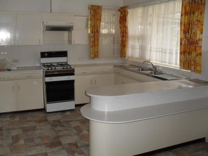 5 Winston Cres, West Beach SA 5024