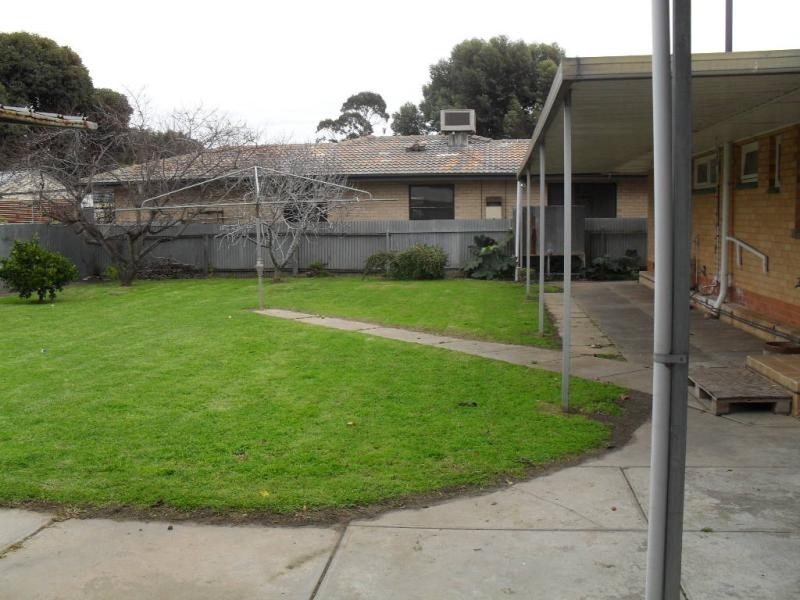 5 Winston Cres, West Beach SA 5024