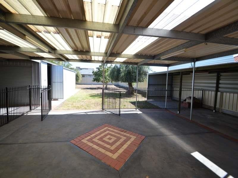 290 Tapleys Hill Rd, Seaton SA 5023