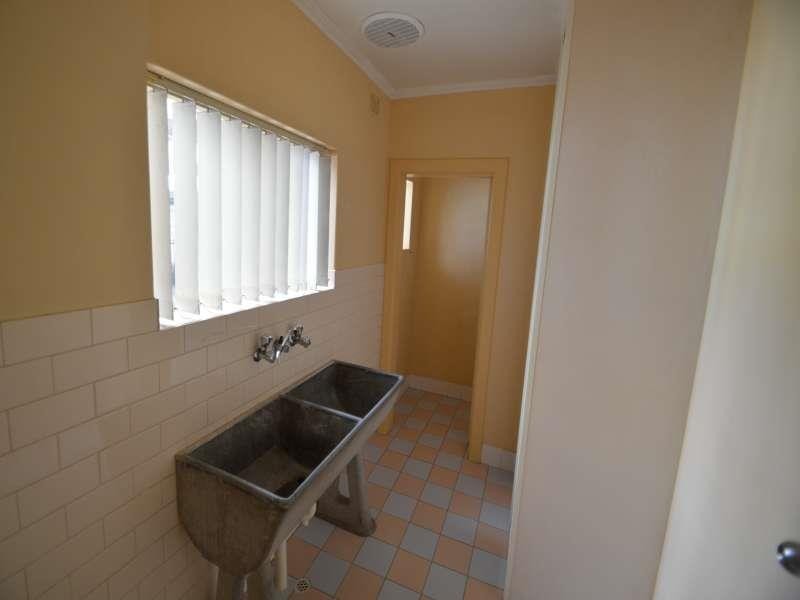 290 Tapleys Hill Rd, Seaton SA 5023