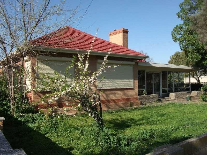 15 Elizabeth St, Blair Athol SA 5084