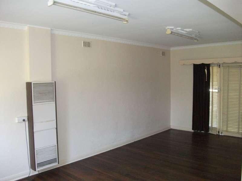 15 Elizabeth St, Blair Athol SA 5084