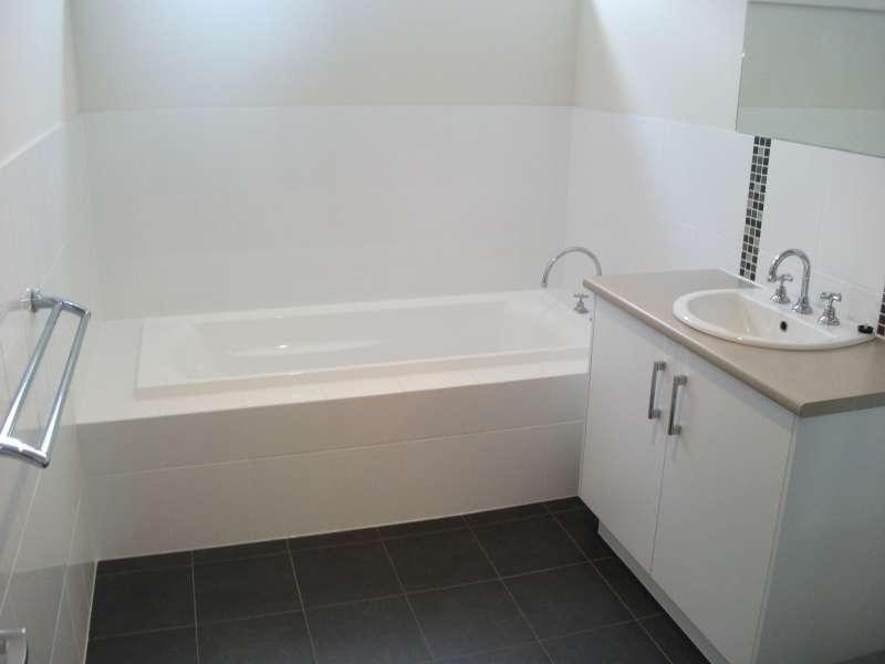 8 Leicester Ave, Kilburn SA 5084