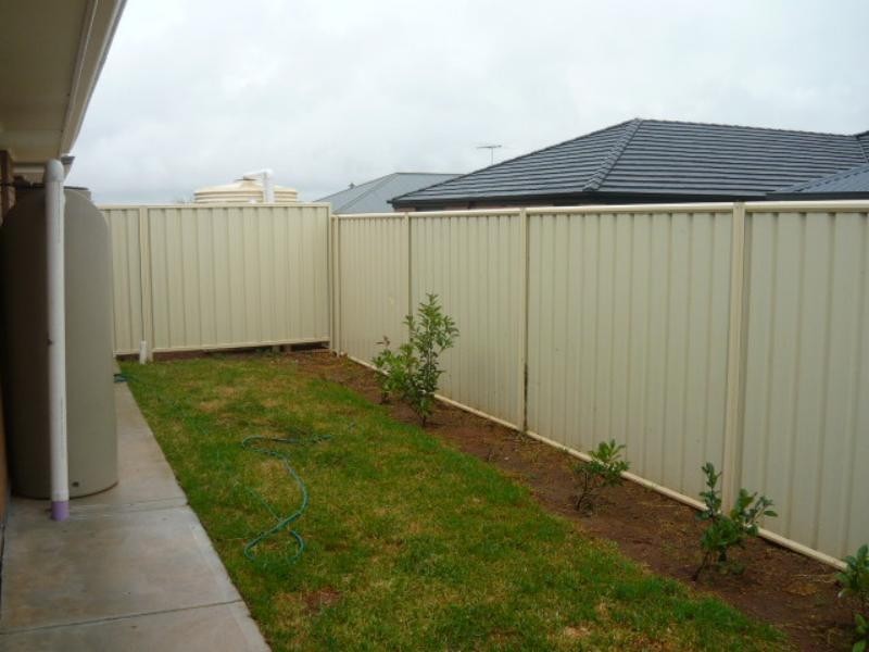 61 Strathaird  Bvd, Smithfield SA 5114