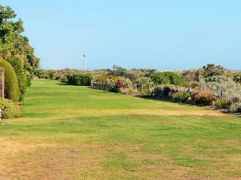 33 Sandpiper Pl, West Lakes Shore SA 5020