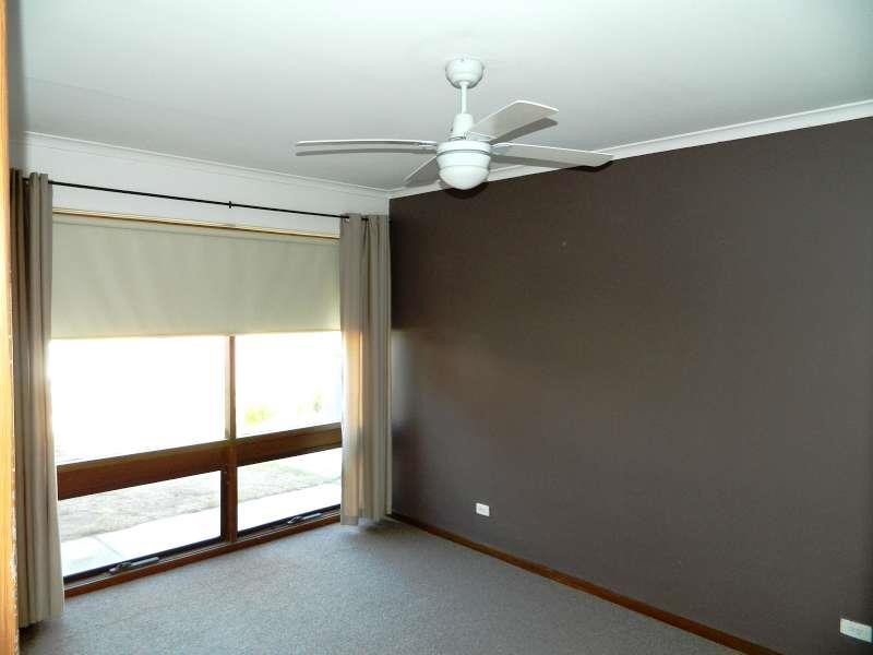 33 Sandpiper Pl, West Lakes Shore SA 5020