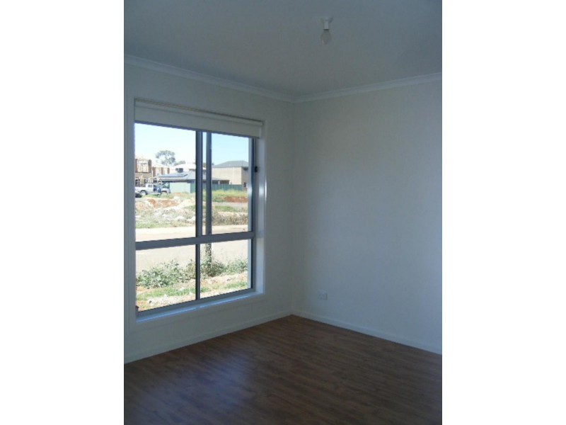 3 Lily Ct, Elizabeth Park SA 5113
