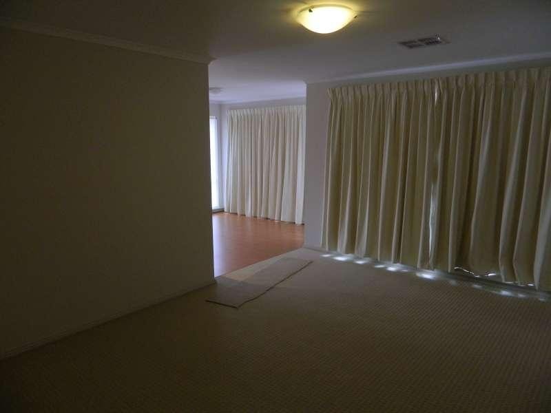 8 Burwood Road, Munno Para West SA 5115