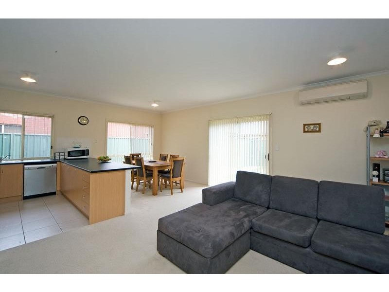 141 Shoalhaven Cct, Mawson Lakes SA 5095