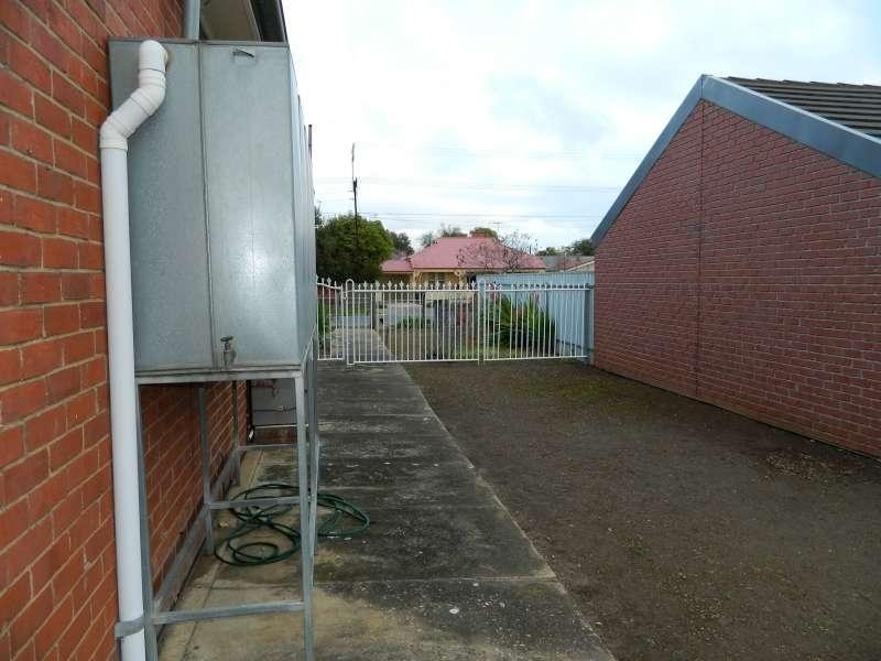 8 Collingrove Ave, Broadview SA 5083