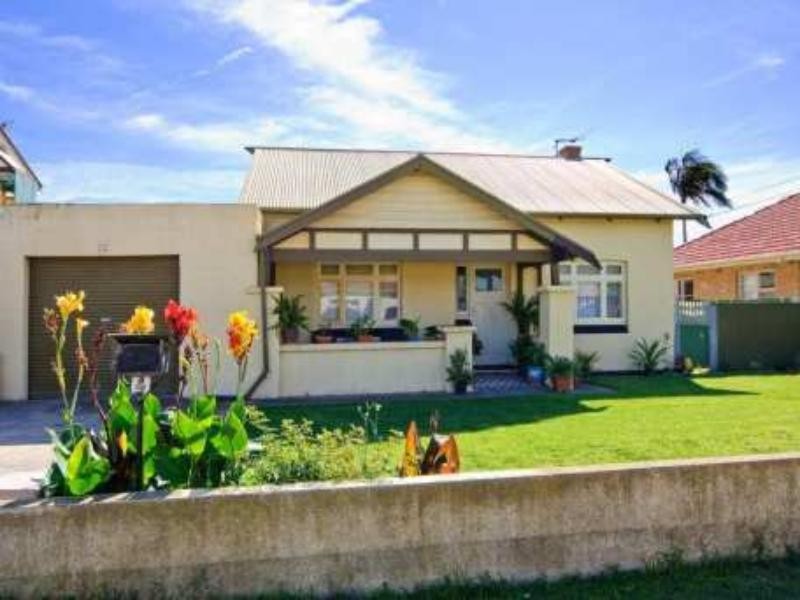 4 Findon Ave, Seaton SA 5023