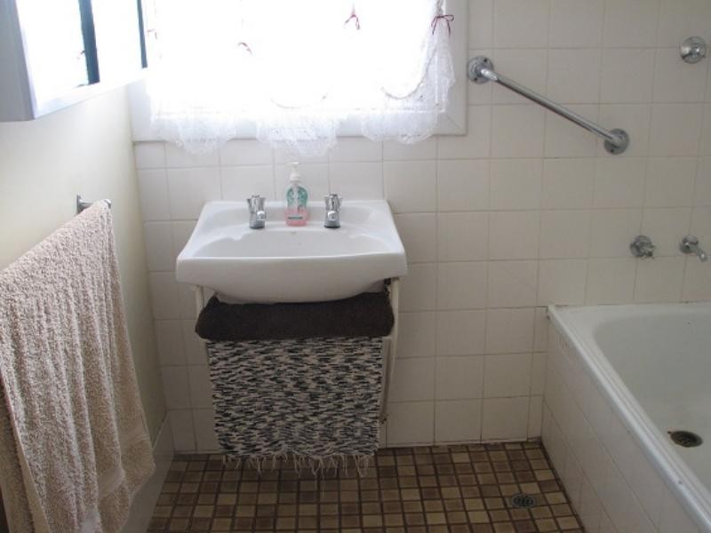 6 Eddy  St, Enfield SA 5085