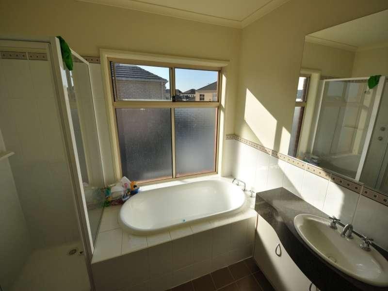 5 Grenada Ct, Mawson Lakes SA 5095