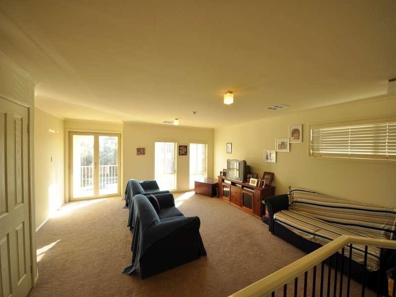 5 Grenada Ct, Mawson Lakes SA 5095