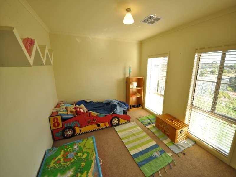 5 Grenada Ct, Mawson Lakes SA 5095