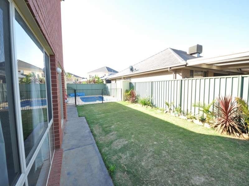 5 Grenada Ct, Mawson Lakes SA 5095