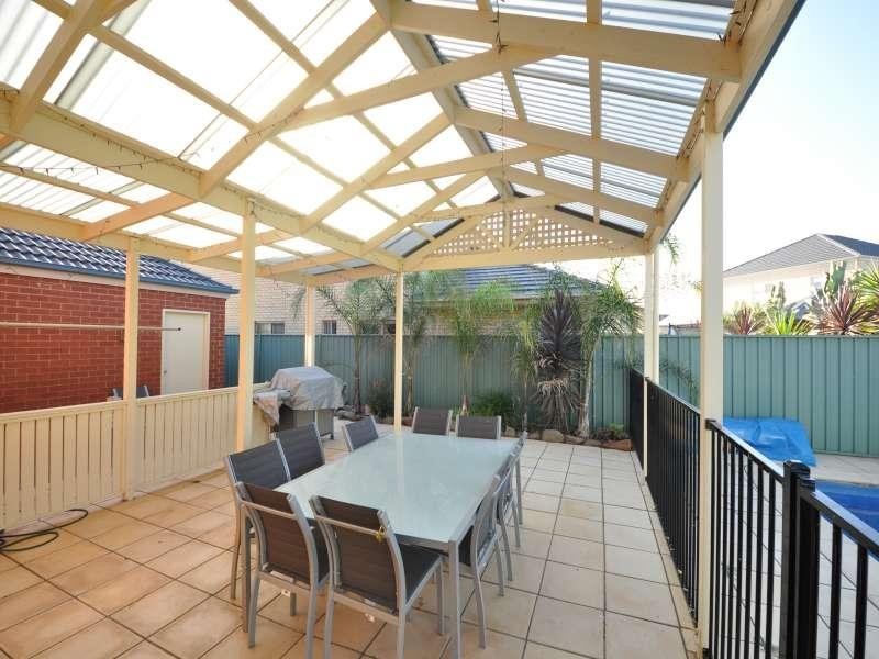 5 Grenada Ct, Mawson Lakes SA 5095