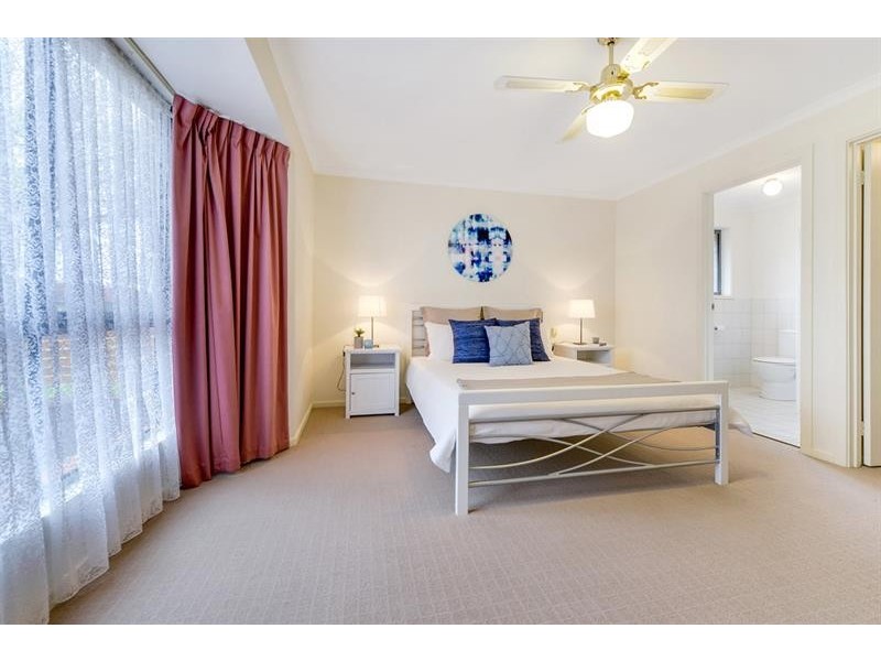 48 Lord Howe Ave, Oakden SA 5086