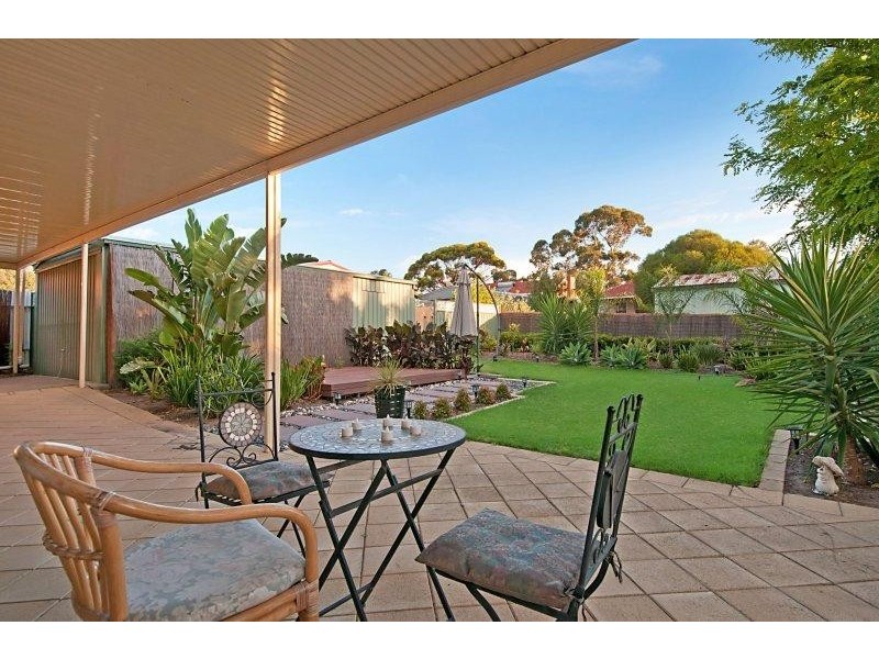 15 Fairview Cres, Clearview SA 5085