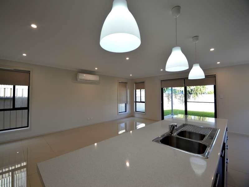 4A Elizabeth Road, Christie Downs SA 5164