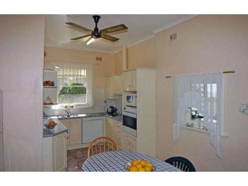 16 Webb St, Queenstown SA 5014