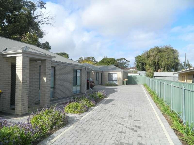 3/4 Sedunary Rd, Morphett Vale SA 5162