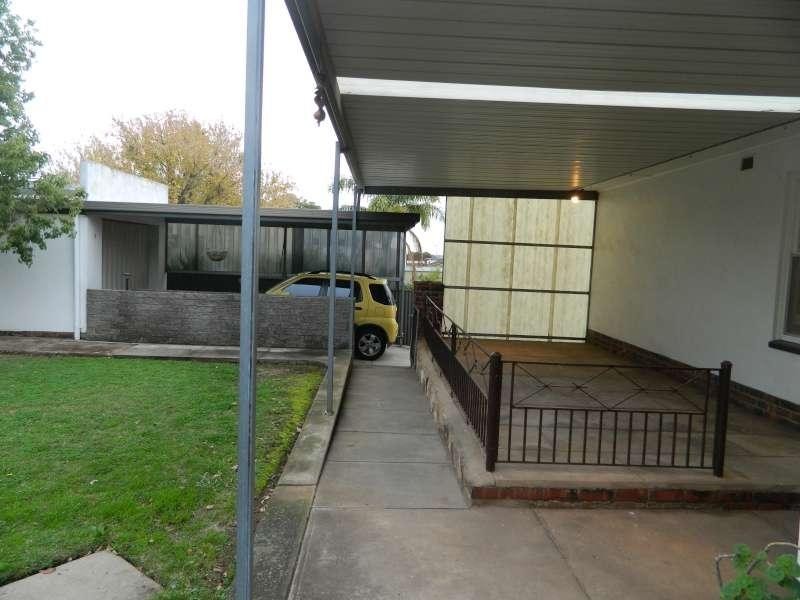 27 Barrington Ave, Enfield SA 5085