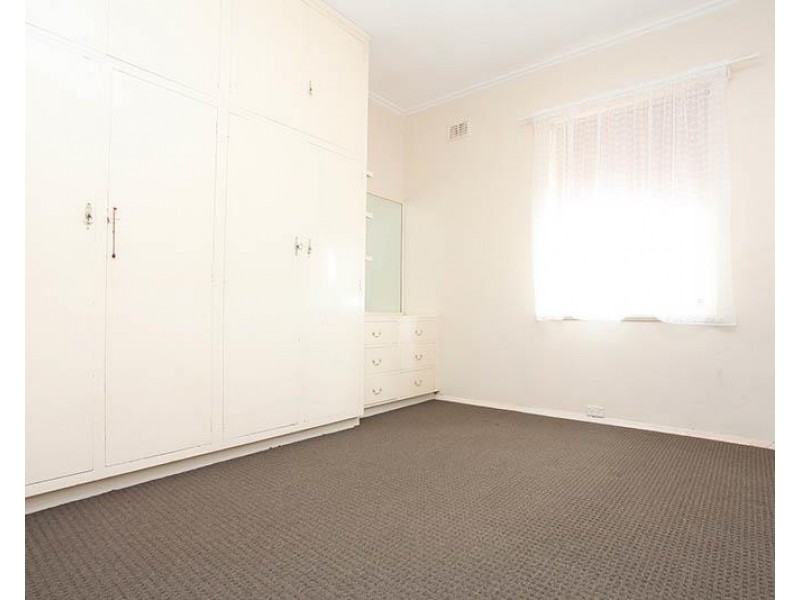 8 Central Avenue, Enfield SA 5085