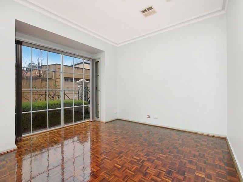 15  Strangways Pl, North Adelaide SA 5006