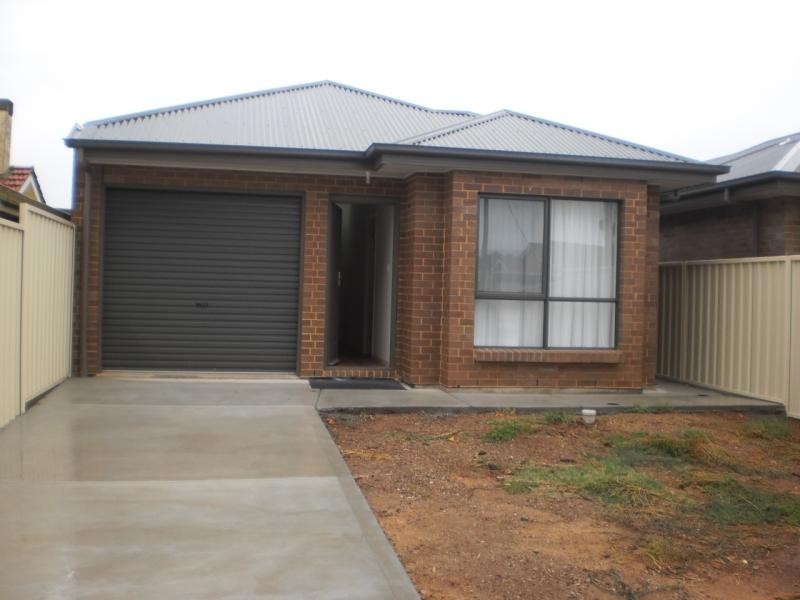 4 Tenth Ave, Woodville North SA 5012