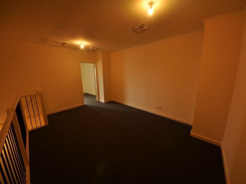 44 Harvey Cct, Mawson Lakes SA 5095